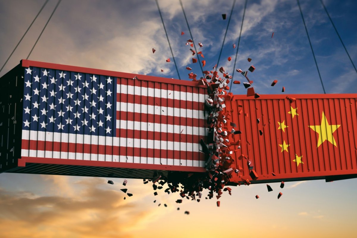 Trade War Estados Unidos e China. O que é o Trade War? O que ganhamos com o Trade War? O que perdemos com o Trade War? Quando falamos de exportação e importação, é essencial estarmos atentos ao que acontece ao redor do mundo e as tarifas que os outros países impõem.